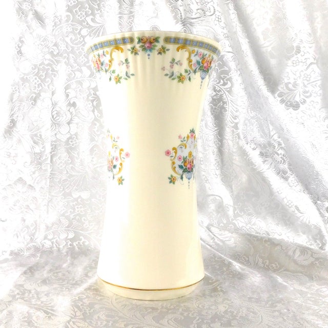 Traditional Royal Doulton 9 Inch Vase in Juliet For Sale - Image 3 of 7