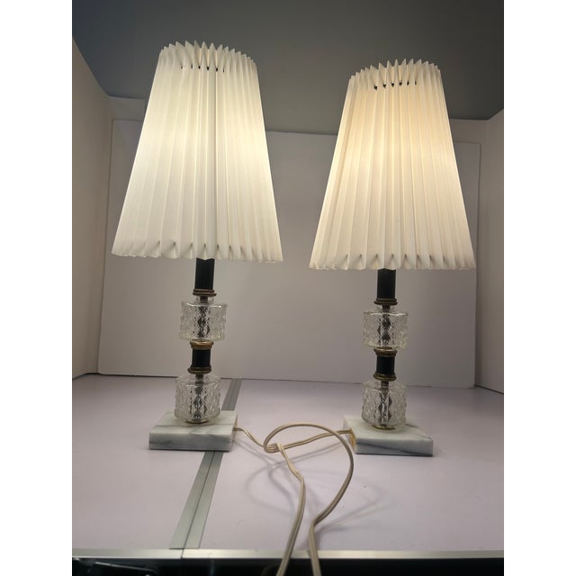 Vintage Mid‑Century Stacked Textured Glass & Marble Table Lamps – Pair of 2 Leviton Hollywood Regency 18" Accent Lamps For Sale - Image 11 of 12