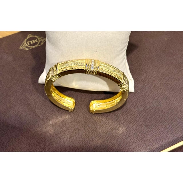 Transparent Judith Ripka Hinged Gold & Diamond Bangle Bracelet 18 KT Yellow Gold 66 Gm For Sale - Image 8 of 18