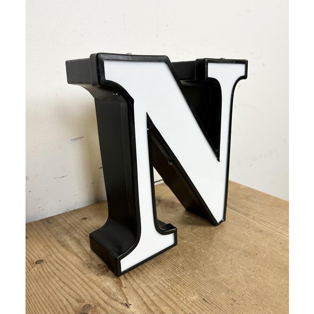 Vintage Illuminated Letter N, 1970s For Sale - Image 4 of 17