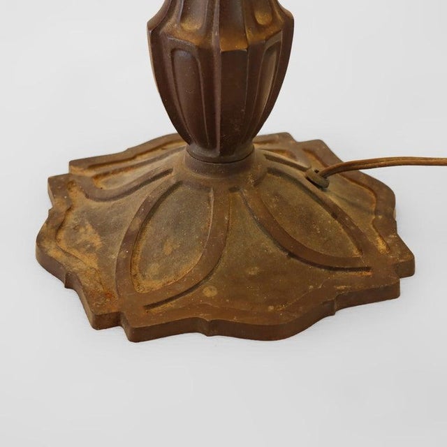 Antique Bradley & Hubbard Attr Arts & Crafts 8 Panel Slag Glass Table Lamp C1920 For Sale - Image 9 of 10