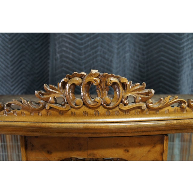 Antique Italian Baroque Rococo Walnut Burr Curio Display Cabinet Glass Showcase For Sale - Image 6 of 18