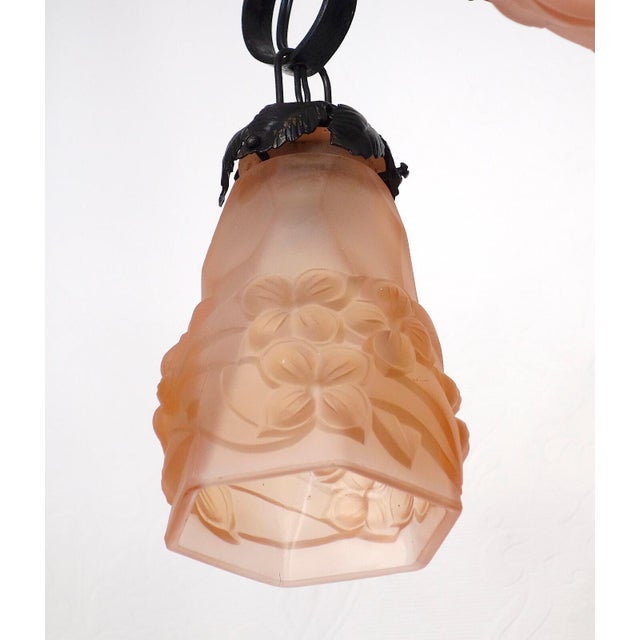 French Art Deco Wrought Iron Degue-Ros Pate de Verre Chandelier, 1930s For Sale - Image 9 of 15