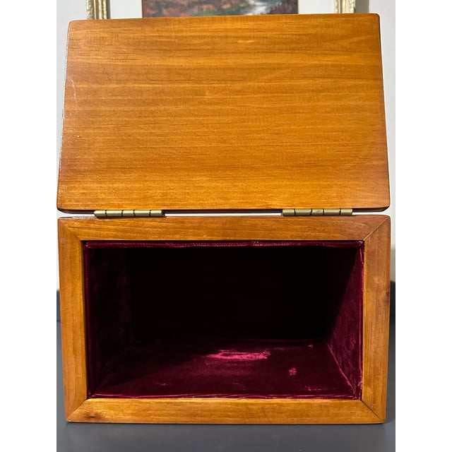 Vintage Mid 20th Century Hand Crafted Lidded Pine Wood Velvet Lined Desktop Box For Sale - Image 9 of 10