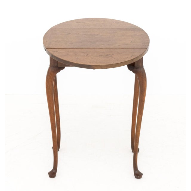 Queen Anne Style Walnut Drop Leaf Oval Side Table For Sale In New York - Image 6 of 6