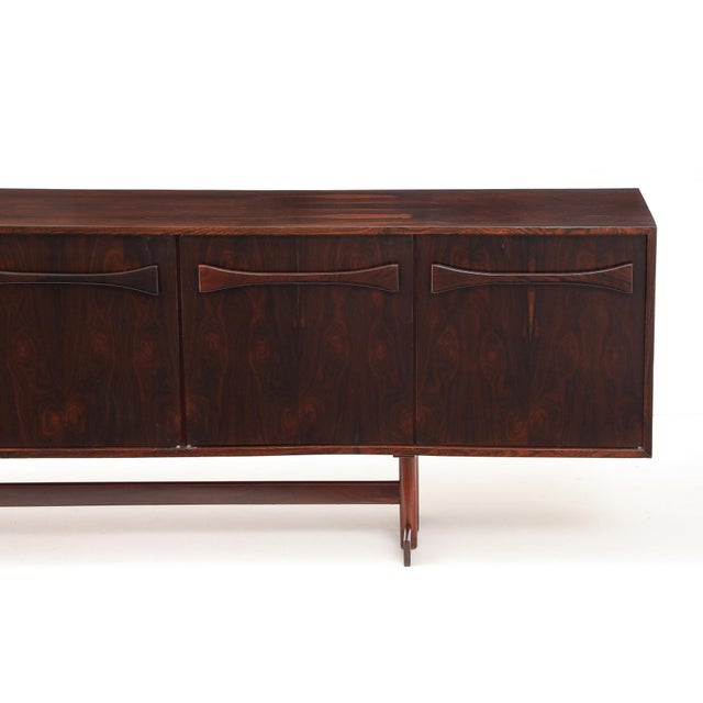 Brazilian Modern Rosewood Credenza With Bow Design by Novo Rumo, Brazil, 1960s For Sale In New York - Image 6 of 17