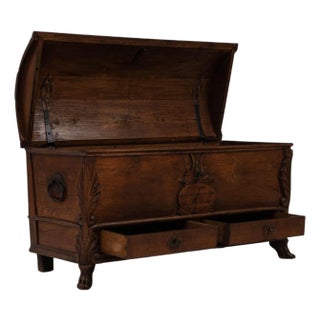 19th Century Italian Wooden Trunk In Original Patina For Sale