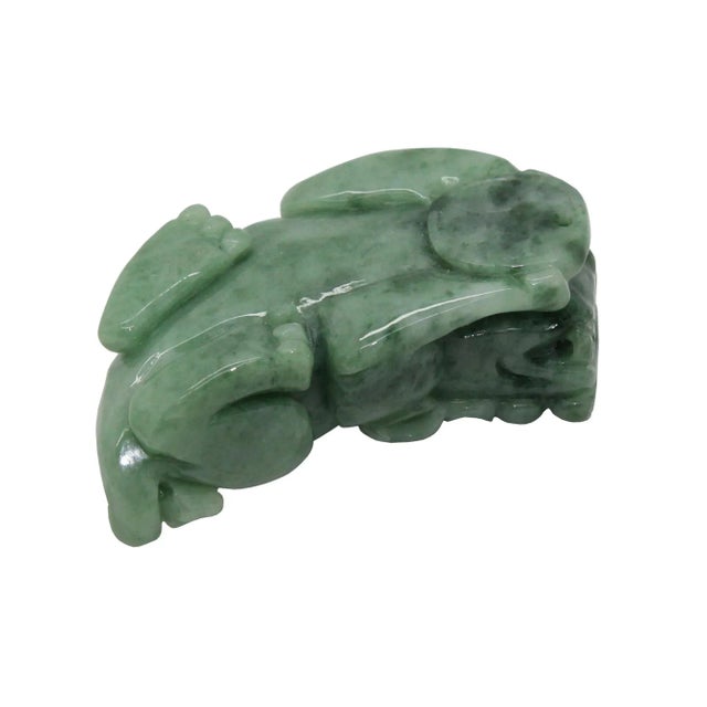 1980s Chinese Hand Carved Natural Jade Feng Shui Lucky Pixiu Figure Pendant For Sale - Image 5 of 7