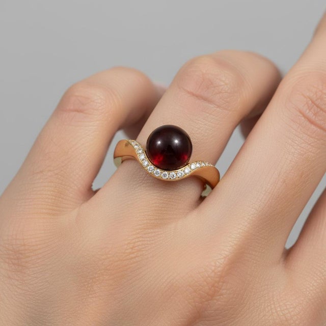 Wave Design Garnet and Topaz Ring in Silver, Gold, Size 6 For Sale - Image 6 of 6