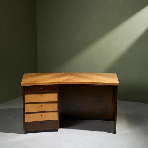 Stained Birch and Elm Height: 72 cm / 28.3 in Width: 150 cm / 59.1 in Depth: 80 cm / 31.5 in Curved desk designed by a...