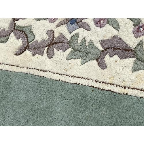 Green and White Rug in Wool For Sale - Image 11 of 13