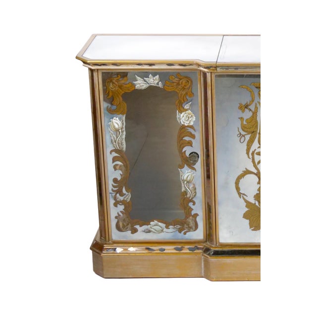 Wood Hollywood Regency Mirrored Eglomise Bar / Credenza / Server For Sale - Image 7 of 12
