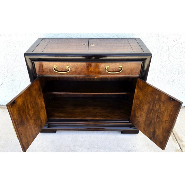 Vintage Bernhardt Chinese Style Rolling Dry Bar Cabinet Buffet Sideboard For Sale - Image 9 of 17