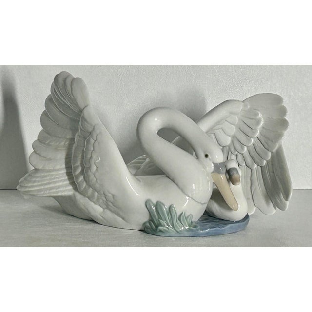 Lladro Vtg. Nao by Lladro Large Swan & Baby Figurine For Sale - Image 4 of 12