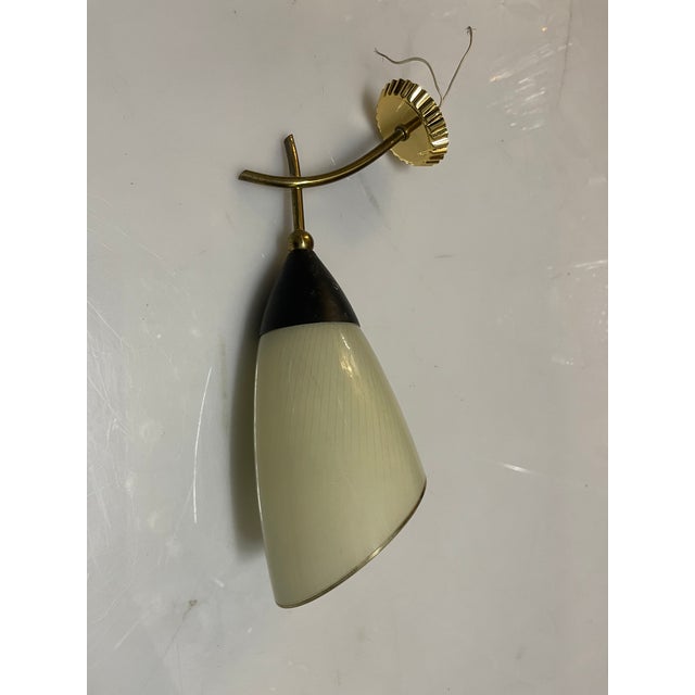 1960s Italian Glass & Brass Wall Sconces in the style of Stilnovo, 1960s, Set of 2 For Sale - Image 5 of 12