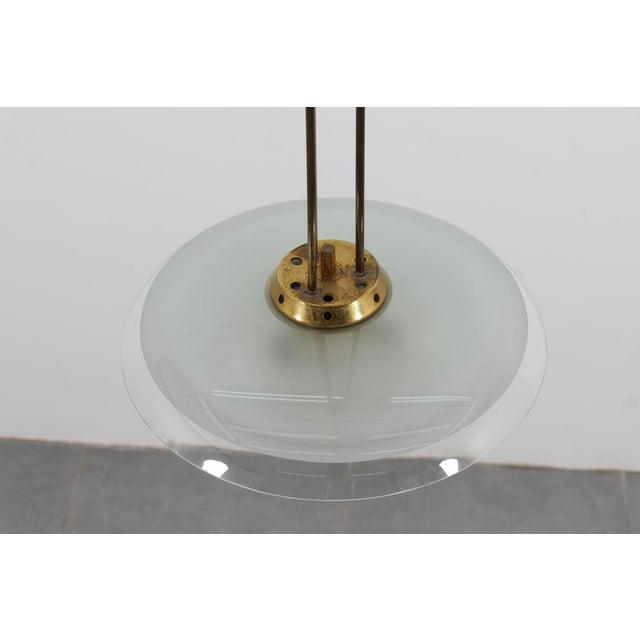 Brass and Curved Glass Pendant attributed to Pietro Chiesa for Fontana Arte, Italy, 1940s For Sale - Image 6 of 14