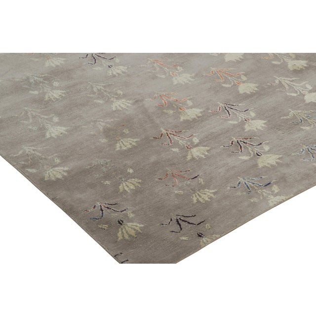 Rug & Kilim’s Contemporary Rug in Silver-Gray With Floral Patterns “Ethereal” For Sale In New York - Image 6 of 7