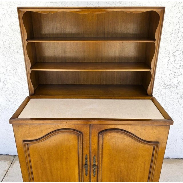 1930s Karges Country French Walnut Pullout Folding Service Bar For Sale In Miami - Image 6 of 18