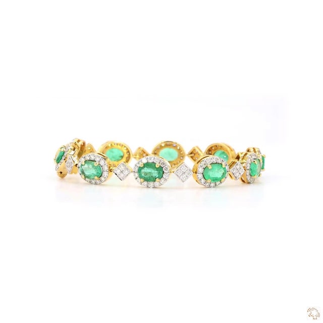 3.14 Carat Round Brilliant Cut Diamond Emerald Gold Bracelet For Sale - Image 9 of 9