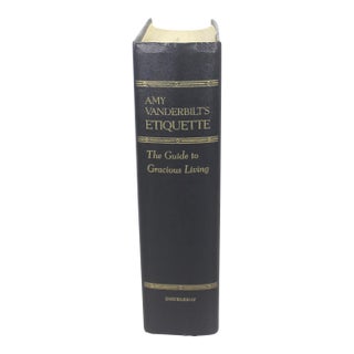 1972 Amy Vanderbilt’s Etiquette the Guide to Gracious Living Hard Cover Book Hardcover For Sale