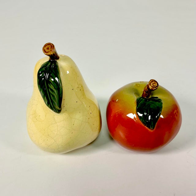 1980s Vintage Portuguese Arts & Crafts Majolica Fall Pear & Apple Salt and Pepper Shakers - Thanksgiving For Sale - Image 9 of 14