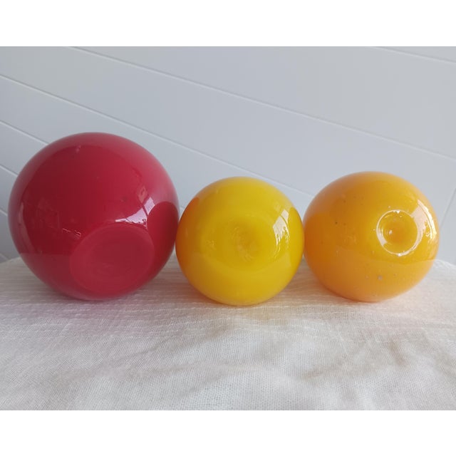 Mid-Century Italian Handblown Art Glass Fruit & Vintage Ceramic Pedestal Compote Centerpiece Set - 7 Pieces For Sale - Image 9 of 11