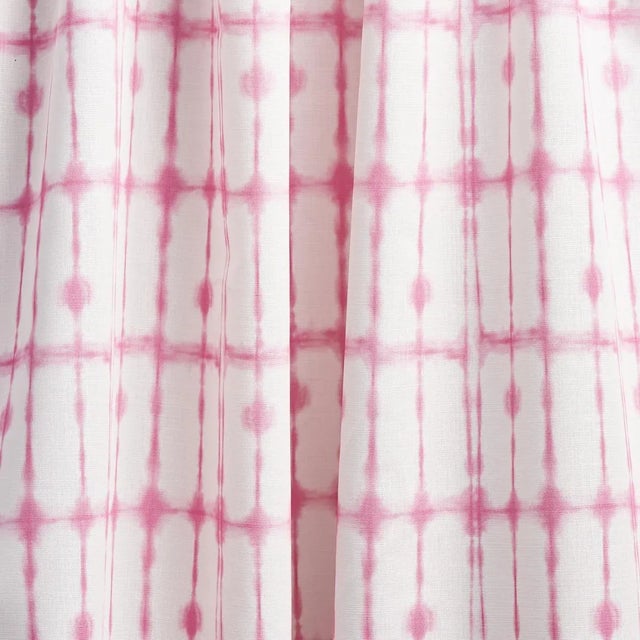 Schumacher Sample - Schumacher x Victor Glemaud Julie Fabric in Pink For Sale - Image 4 of 4