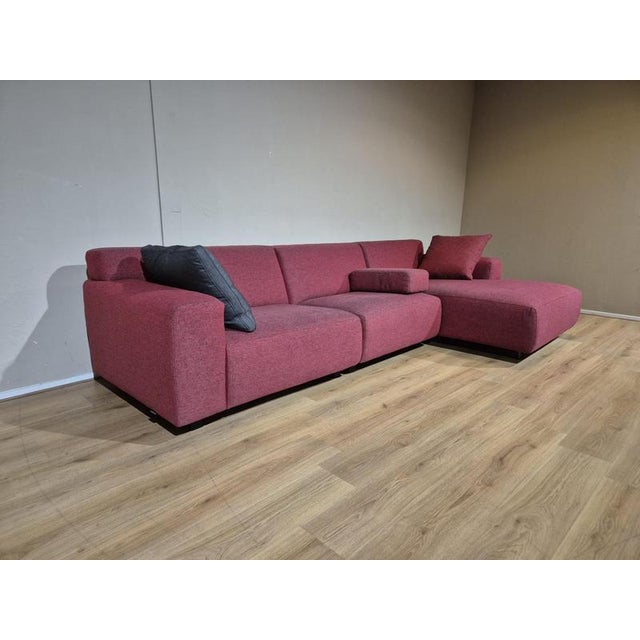 Brand: Montel Model: Multi Plus Color: Red/Gray Condition: Very good condition. Corner sofa dimensions: Width: 320cm...