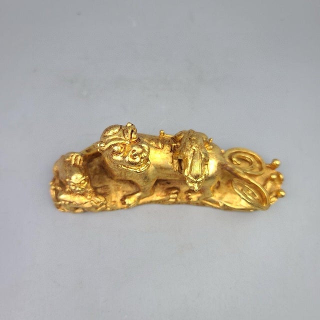 Gilt Bronze Guardian Lion Family Sculpture – 5.5" Foo Dog Group With Cubs For Sale - Image 4 of 9