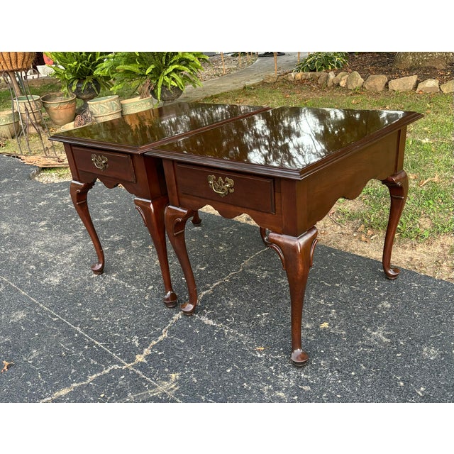 Set of 2 Ethan Allen Georgian Court end tables in Queen Anne style. They each have one drawer and are in very good...