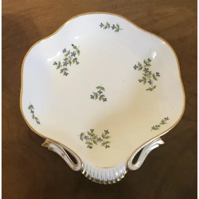 White Antique 18th Century French Empire Dihl et Guerhard Porcelain Shell Shape Serving Dish in Sprig Pattern For Sale - Image 8 of 13