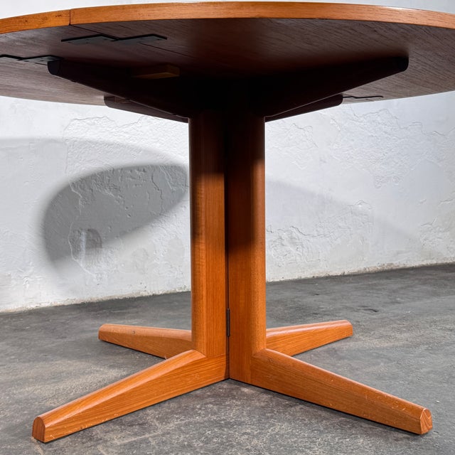 Drop Leaf Round Dining Table, 1960s For Sale - Image 10 of 14