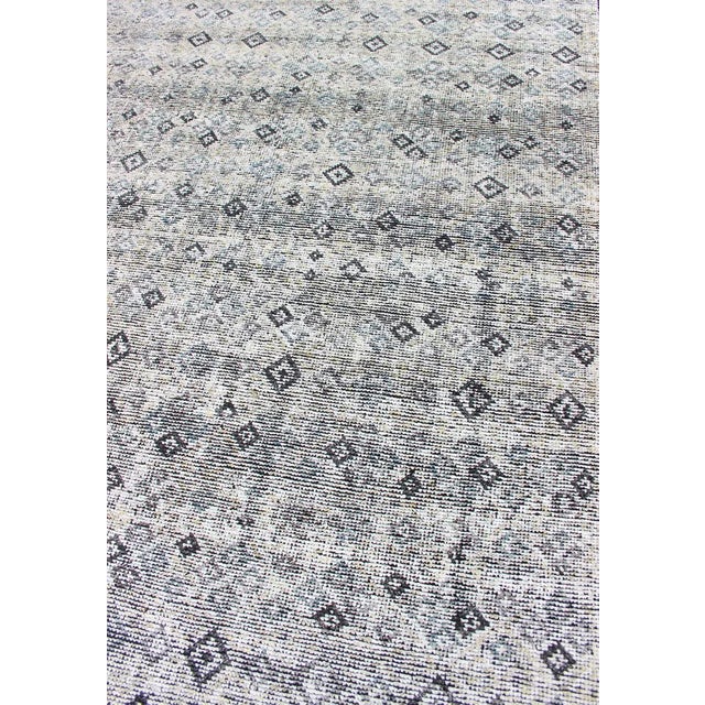 Ivory Modern Rug With Subtle Diamond Pattern in Soft Gray With Ivory 8'5 X 9'10 For Sale - Image 8 of 14