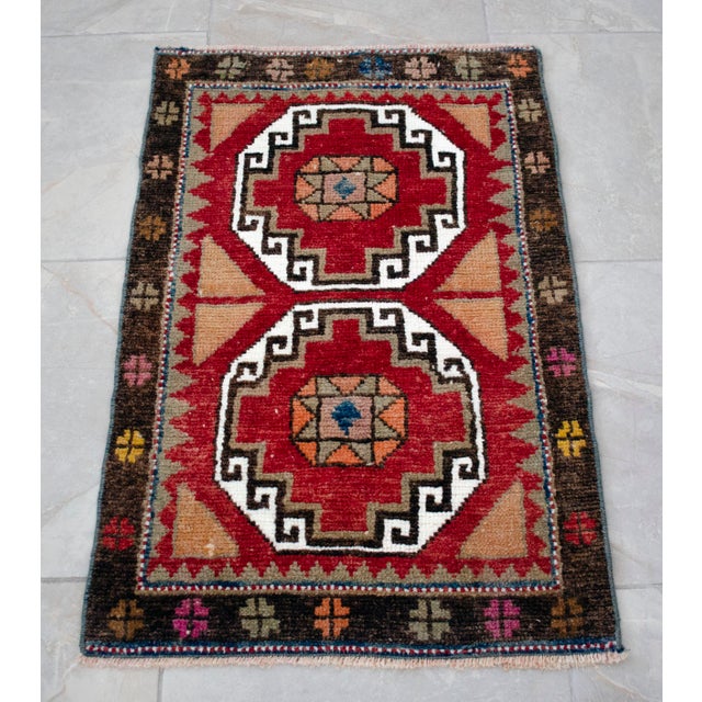 1970s Hand Knotted Small Turkish Rug Door Mat Mini Rug Bath Mat Enry Decor - 1'9" X 2'8" For Sale - Image 12 of 14