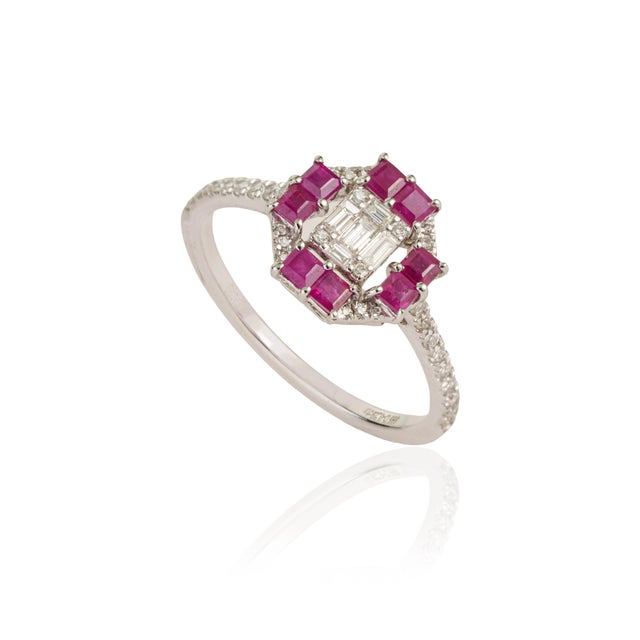 14k White Gold Ruby & Emerald-Cut Diamond Art Deco Cluster Ring Size 8 For Sale - Image 4 of 15