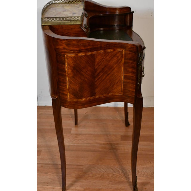 1900s Antique French Louis XV Walnut Inlaid Ladies Writing Desk / Bonheur-Du-Jour For Sale - Image 16 of 17
