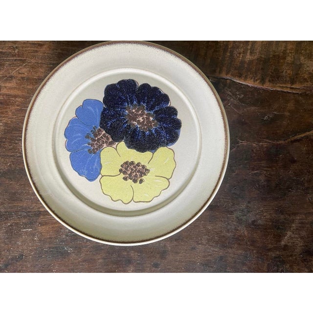 Late 19th Century Set of Five (5) Vintage Denby Stoneware 8” Potpourri Blue Floral Hue Plates For Sale - Image 5 of 9