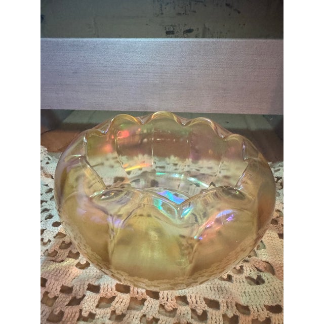 Great condition. Measures approximately 4 inches tall and 6 inches wide