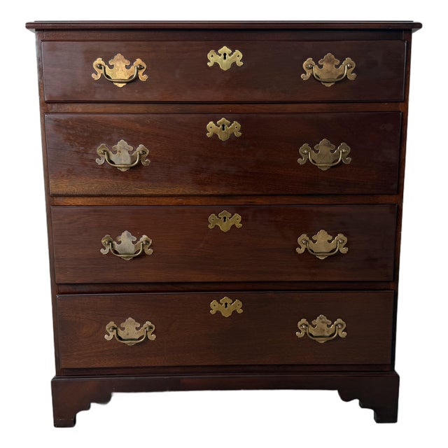 Vintage Georgian Chippendale Style Solid Mahogany Four-Drawer Nightstand / Bachelor’s Chest For Sale