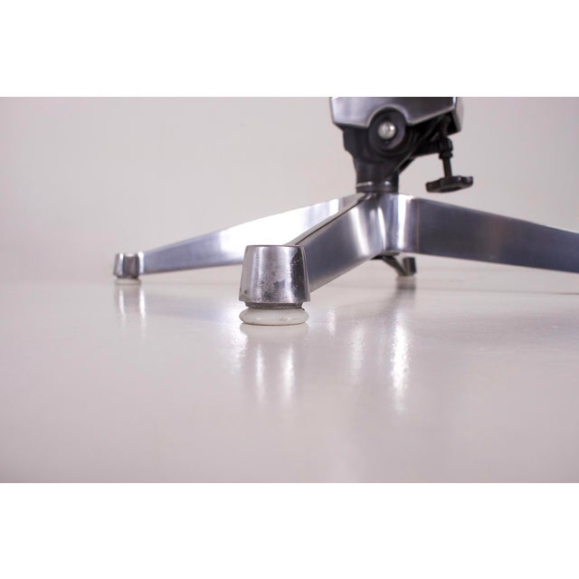 EA 124 Aluminum Swivel Armchair by Charles & Ray Eames Herman Miller, 1980s For Sale - Image 13 of 15