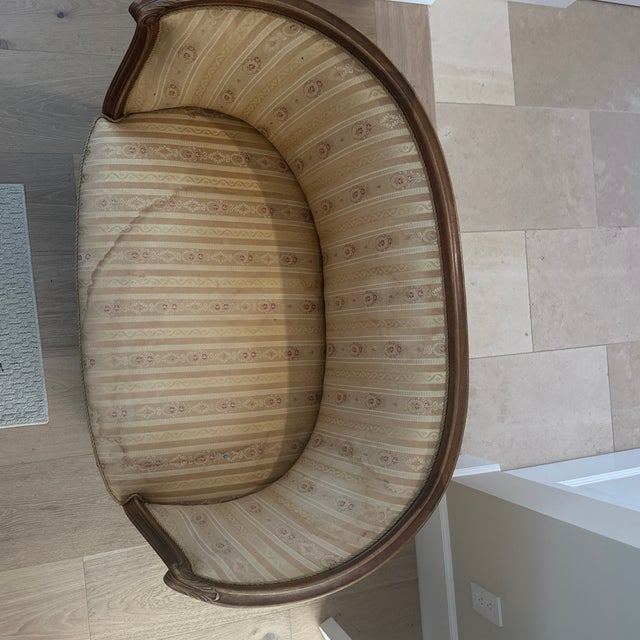 Louis XVI Style Antique French Berger-en- Cabriolet Settee For Sale In Los Angeles - Image 6 of 6