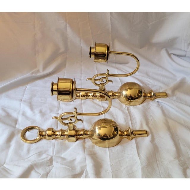 Traditional Pair of Vintage Georgian Revival Brass Wall Sconces For Sale - Image 3 of 9