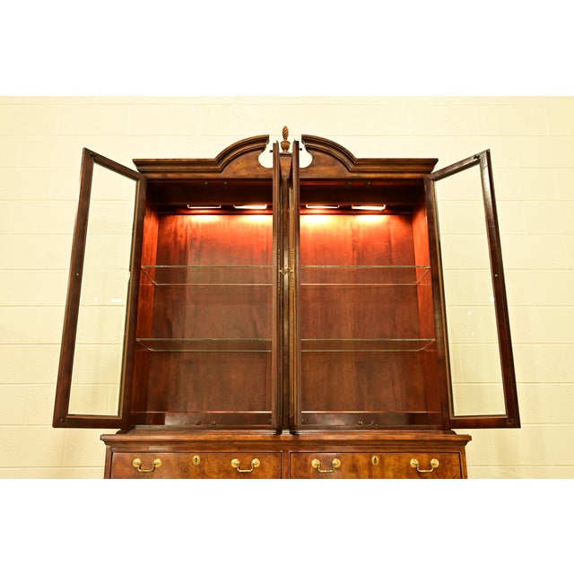 Thomasville Georgian Carved Mahogany Lighted Breakfront Bookcase or Dining Cabinet For Sale - Image 11 of 16