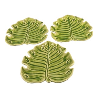 Late 20th Century Monterey Green Tropical Monstera Leaf Shaped Serving Plates - Set of 3 For Sale