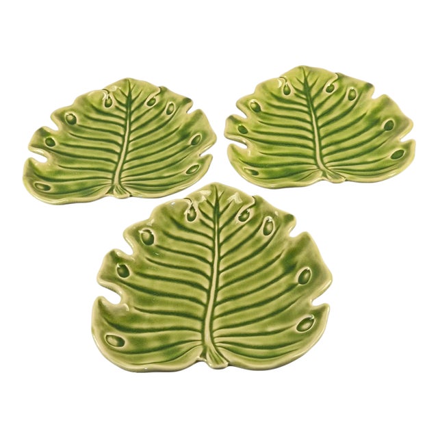 Late 20th Century Monterey Green Tropical Monstera Leaf Shaped Serving Plates - Set of 3 For Sale
