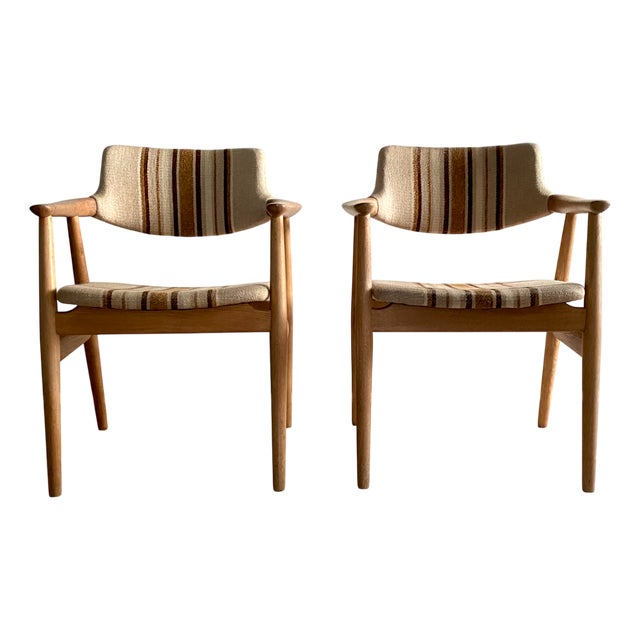Mid-Century Modern Danish Armchairs in Oak by Svend Åge Eriksen for Glostrup, 1960s, Set of 2 For Sale