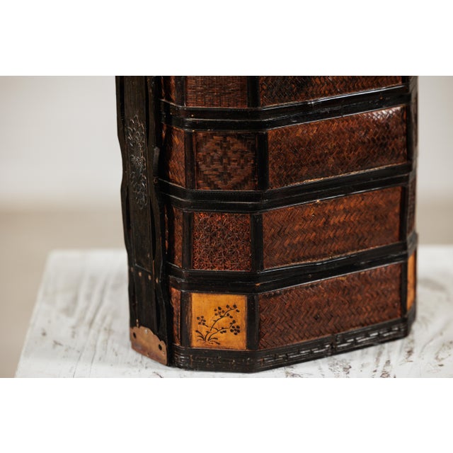 Mid 20th Century Chinese Hexagonal Four-Tier Woven Bamboo Basket with Carved Handle For Sale - Image 11 of 18