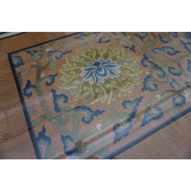 1890s Peach Floral Medallions Antique Chinese Carpet Silk Embroidery 1'6'' X 4' Rug For Sale - Image 12 of 15