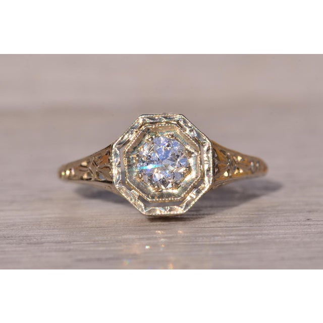 The Stocking: Antique Filigree Engagement Ring in White Gold For Sale - Image 4 of 11