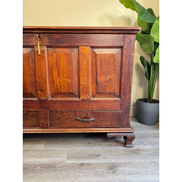 Rustic Large Antique 19th Century Oak Dark Wood Blanket Box Chest Coffer with Key Rustic Farmhouse For Sale - Image 3 of 15